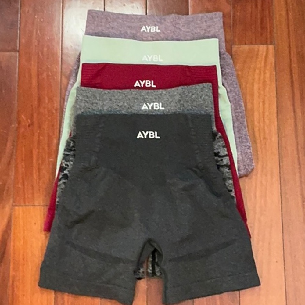 AYBL Ladies fitness seamless short XS (lot of 5) FIT0024)